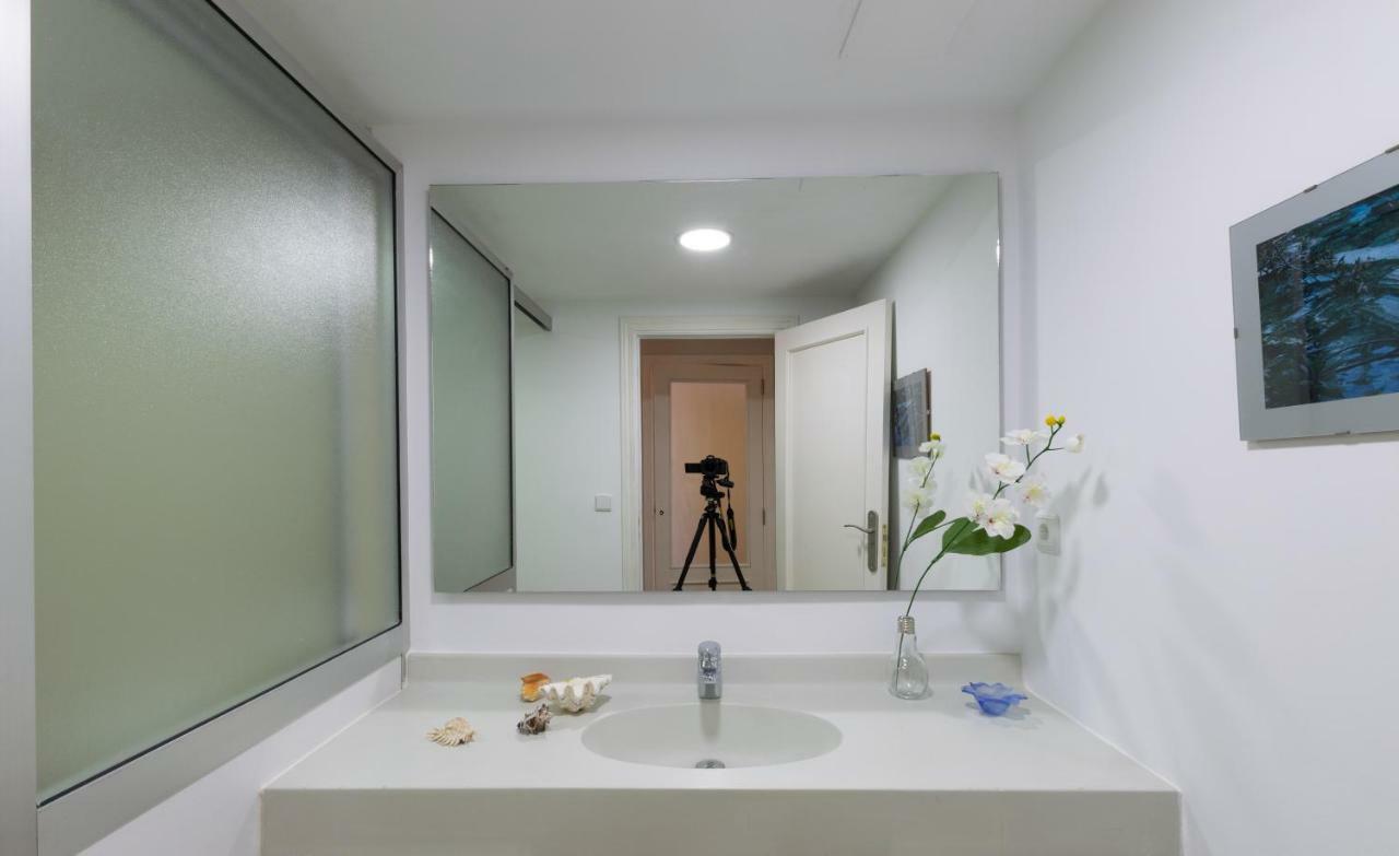 Light And Bright Apartment In Central Valenza Esterno foto
