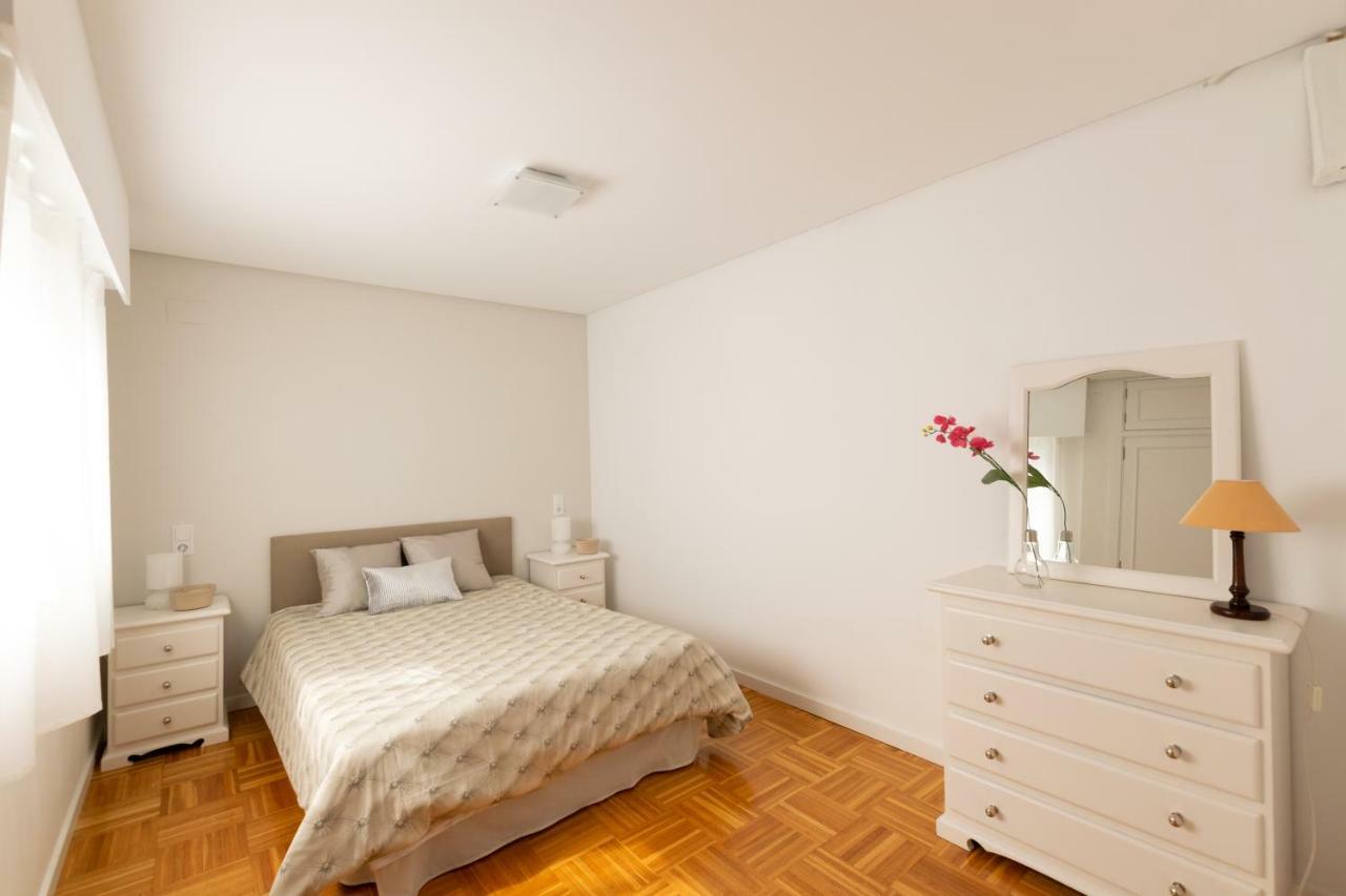 Light And Bright Apartment In Central Valenza Esterno foto