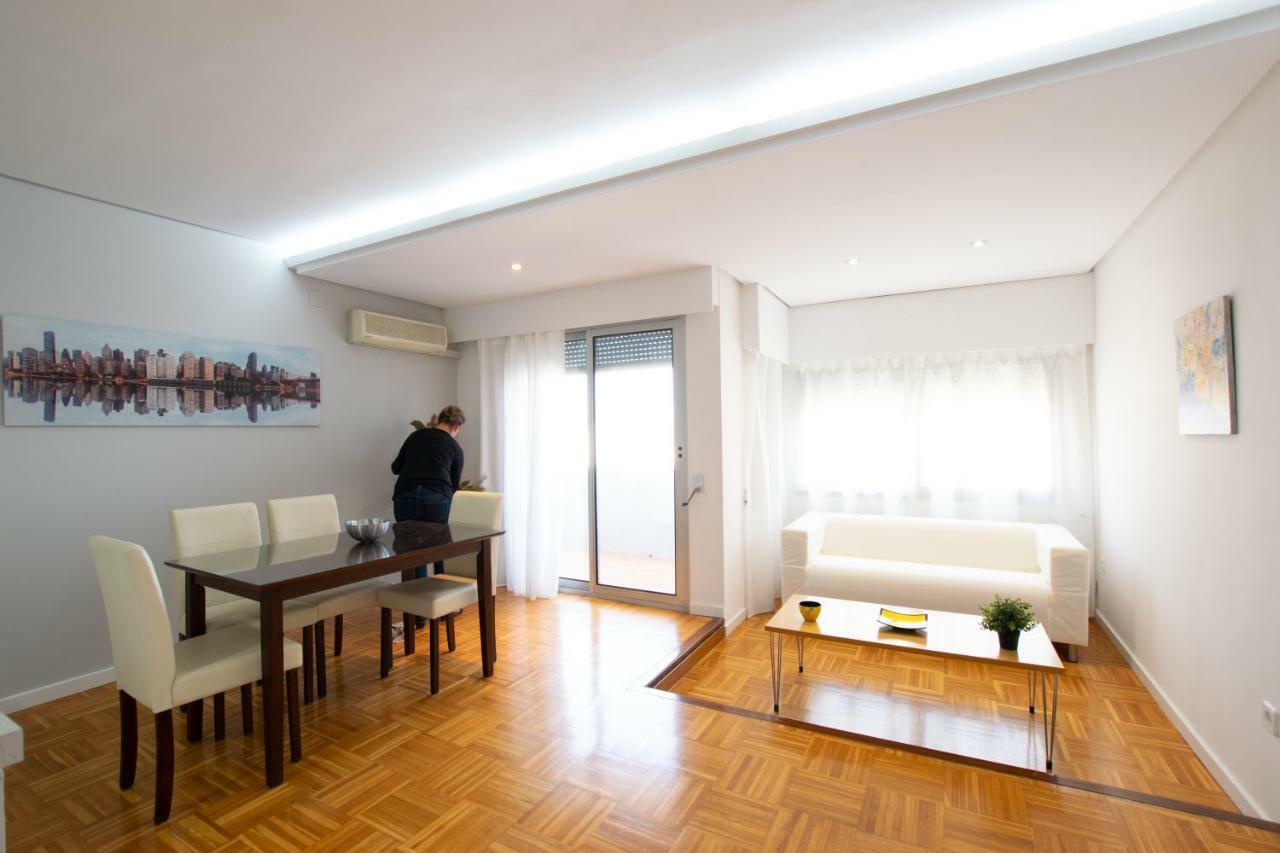 Light And Bright Apartment In Central Valenza Esterno foto