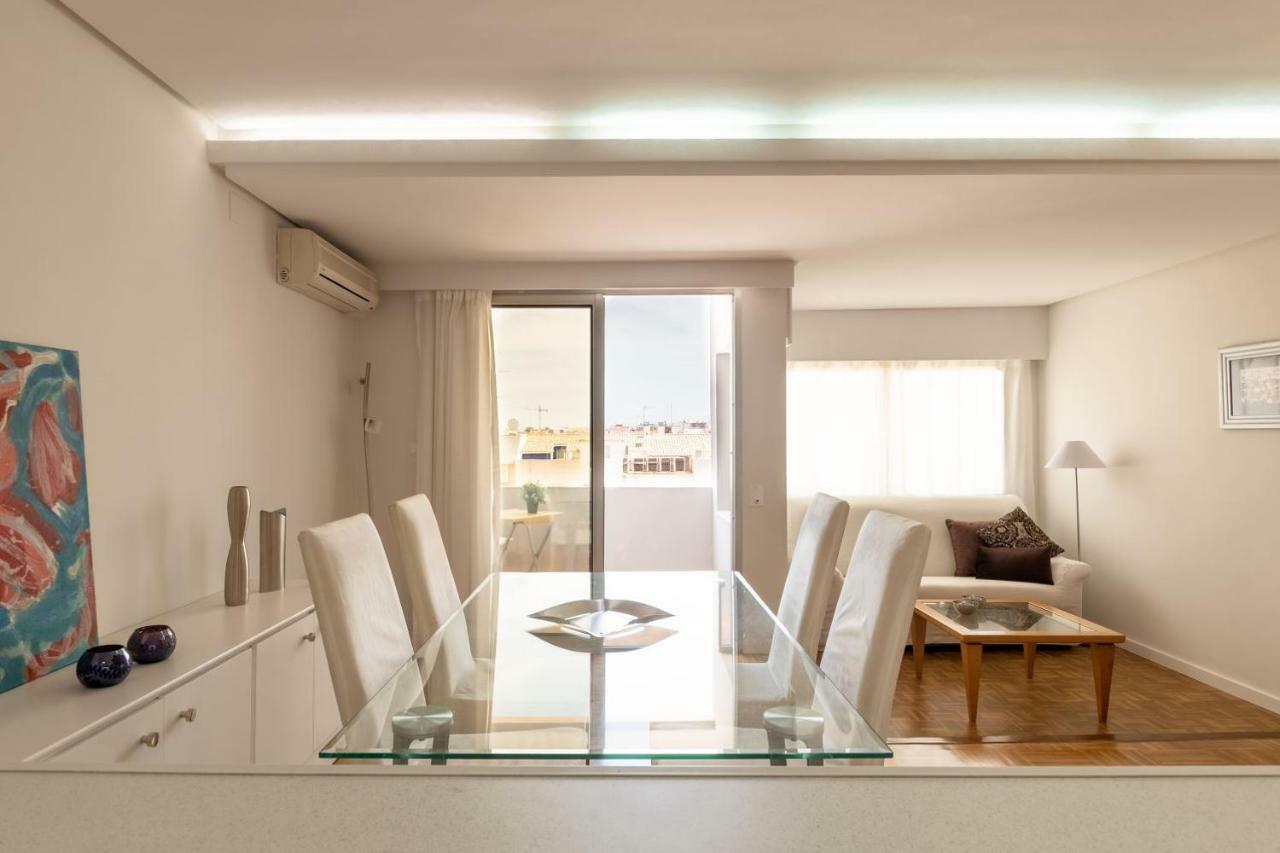 Light And Bright Apartment In Central Valenza Esterno foto