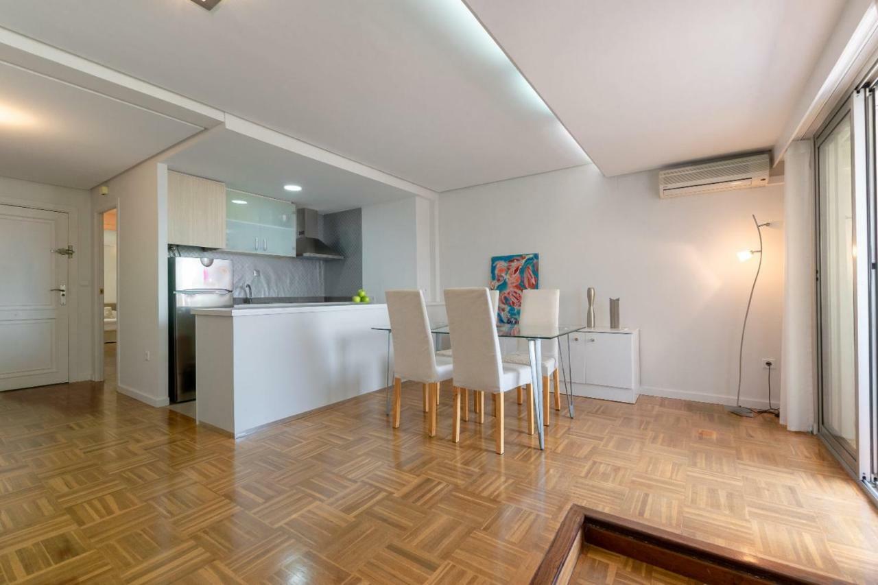 Light And Bright Apartment In Central Valenza Esterno foto