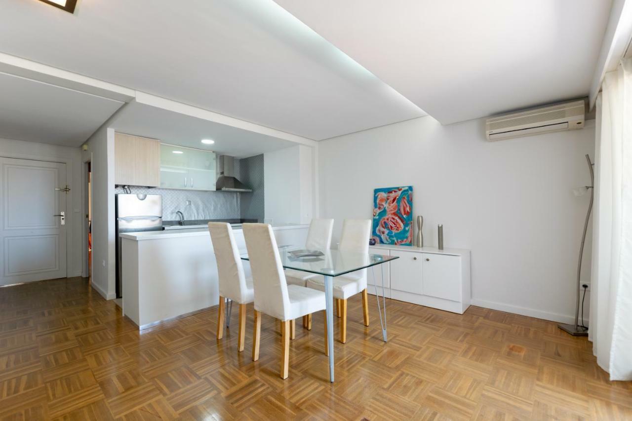 Light And Bright Apartment In Central Valenza Esterno foto