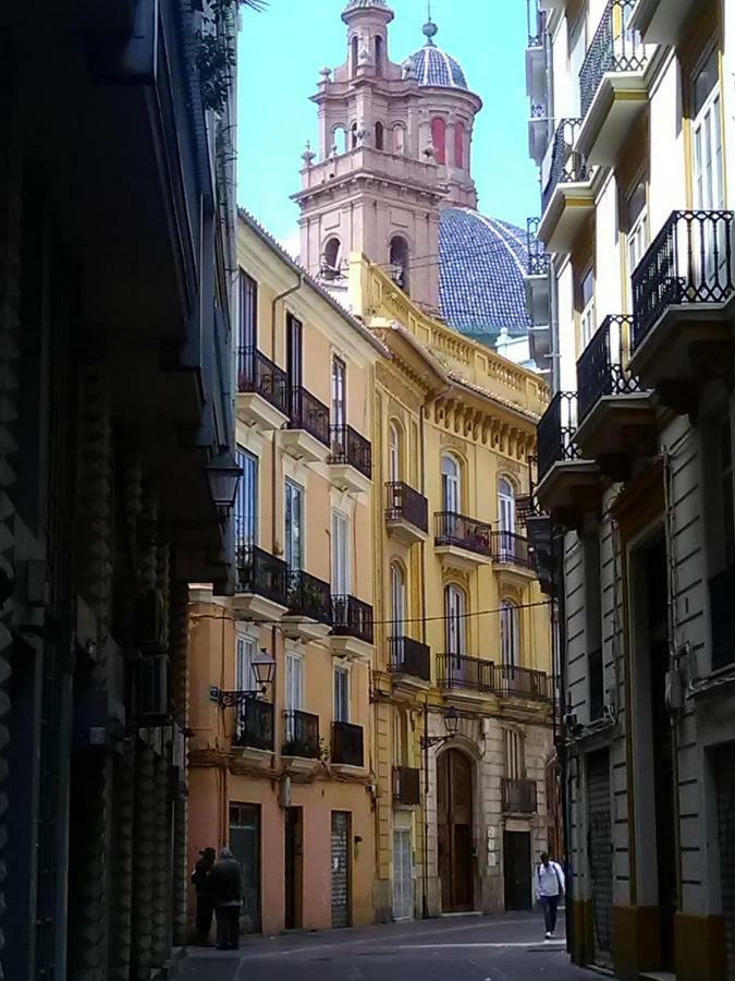 Light And Bright Apartment In Central Valenza Esterno foto
