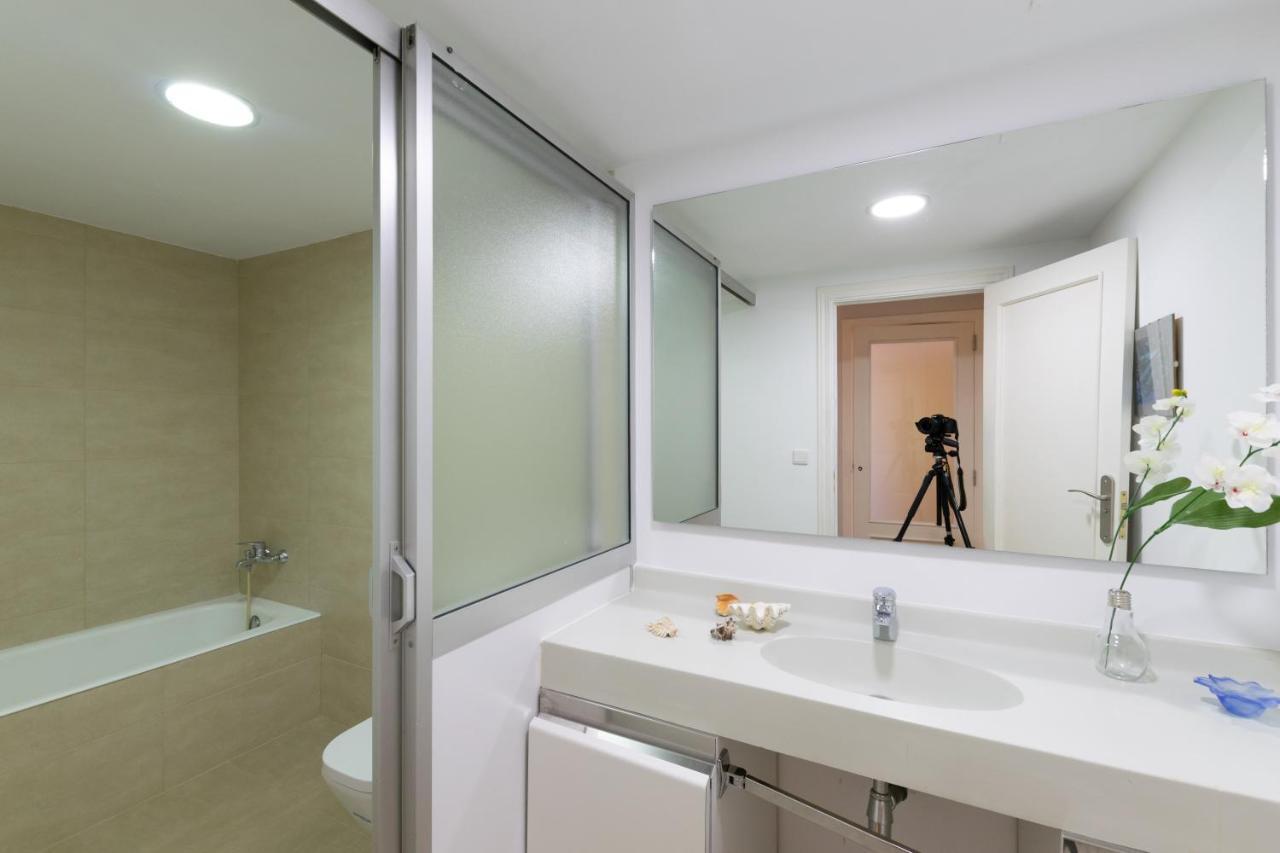 Light And Bright Apartment In Central Valenza Esterno foto